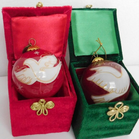 Pier 1 Li Bien Lot of 2 Glass Dated Peace Dove Ornament 2015 & 2012 in box - Picture 2 of 14